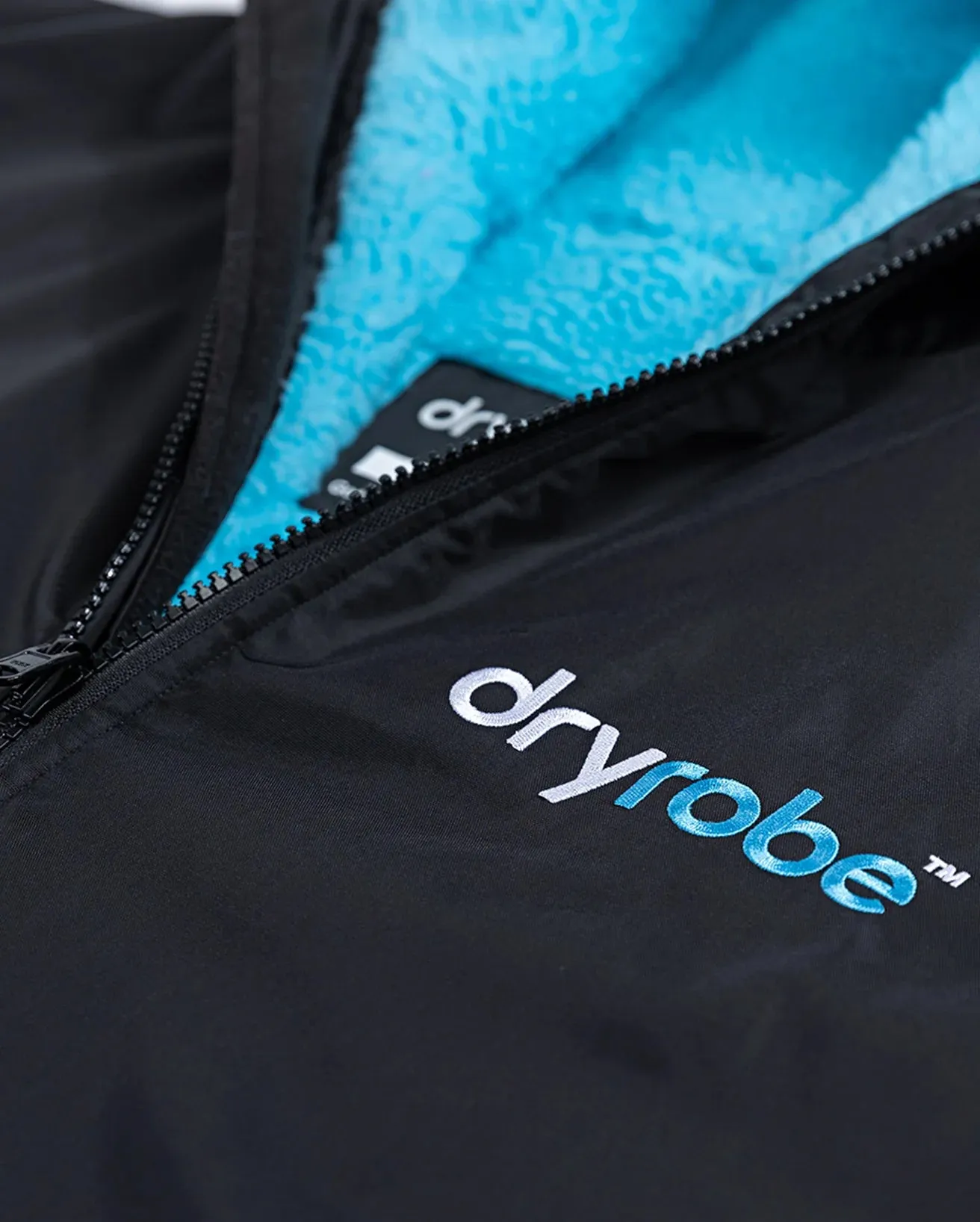 Advance Long Sleeved in Black & Blue