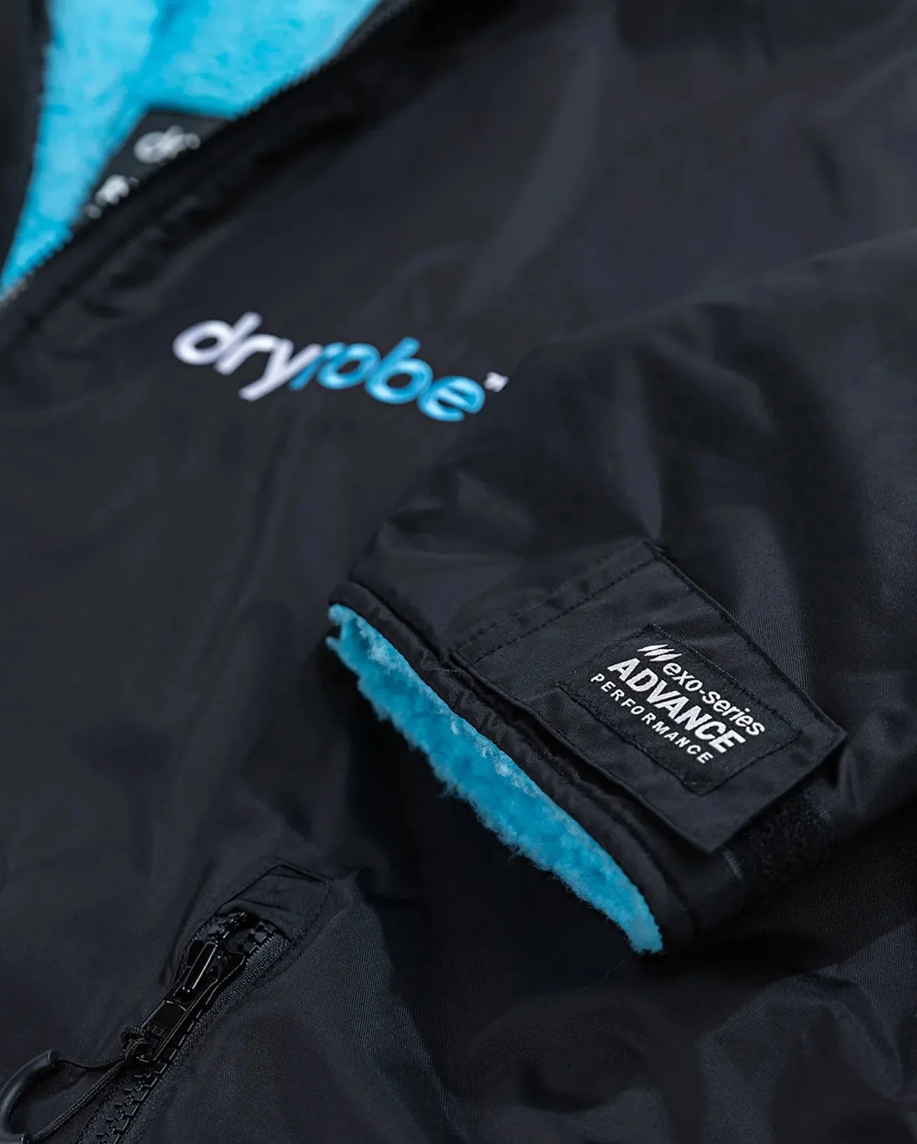 Advance Long Sleeved in Black & Blue
