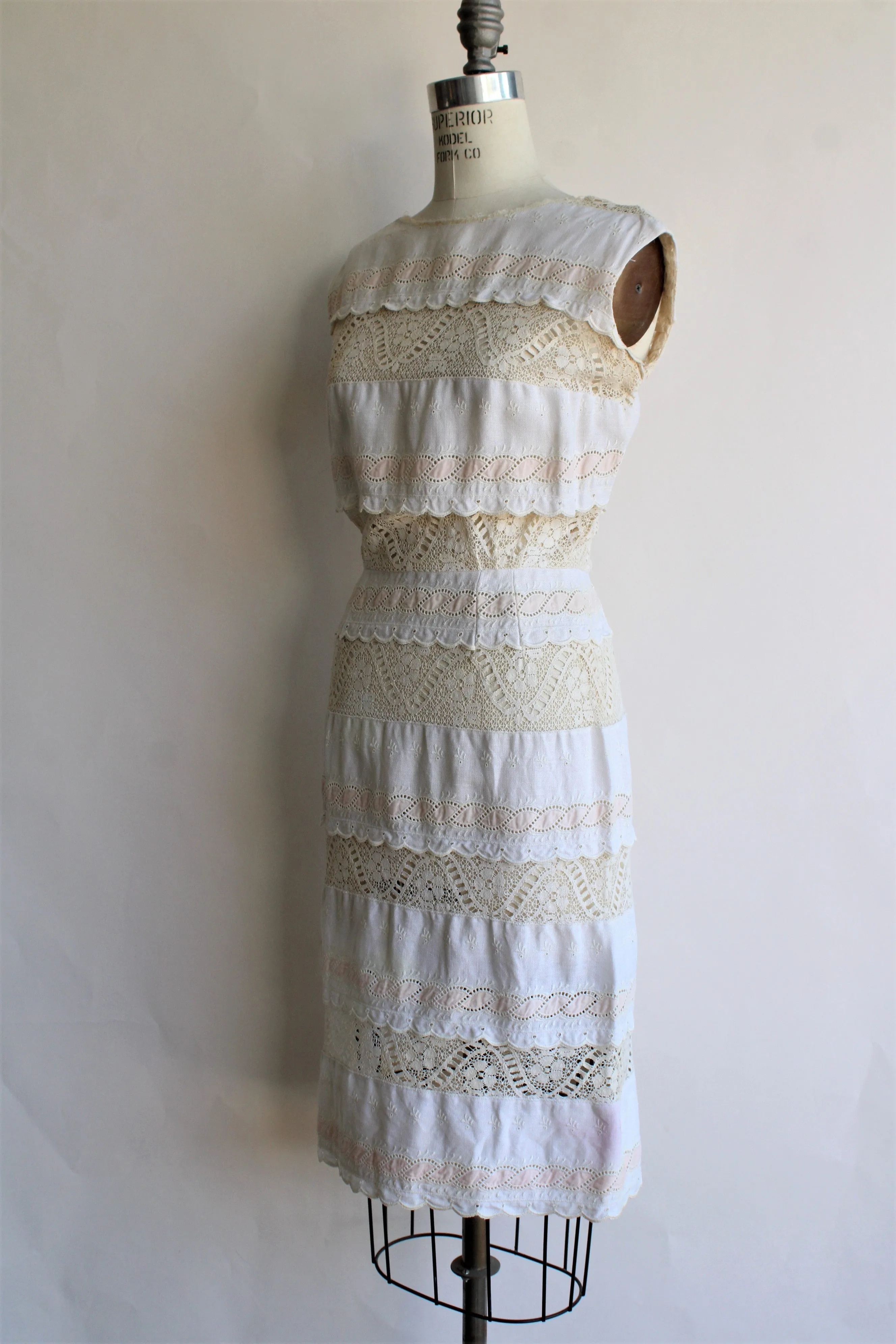 Vintage 1960s Linen and Lace Dress from Saks Fifth Avenue