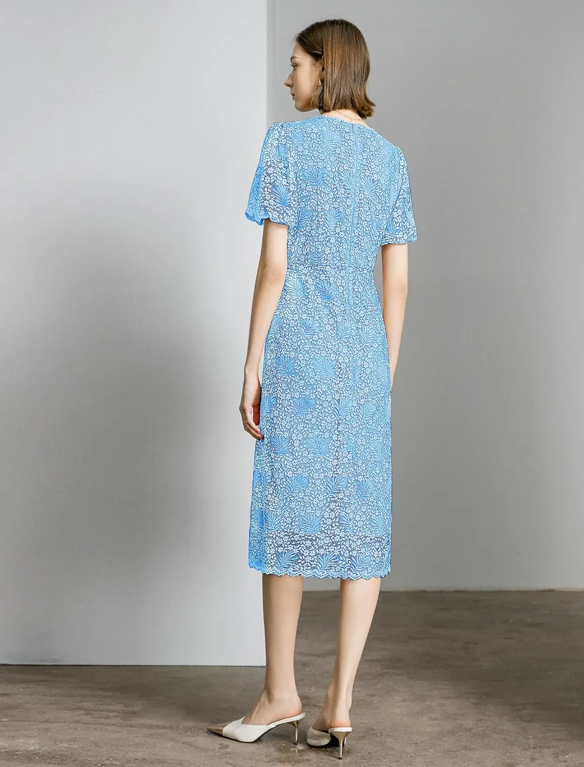 Women's Lace Floral V-Neck Dress with Puff Sleeves and Back Zipper, Elegant and Romantic Design